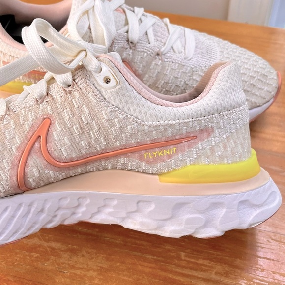 Nike React Infinity Run FlyKnit 3 Running Shoes - Picture 9 of 16